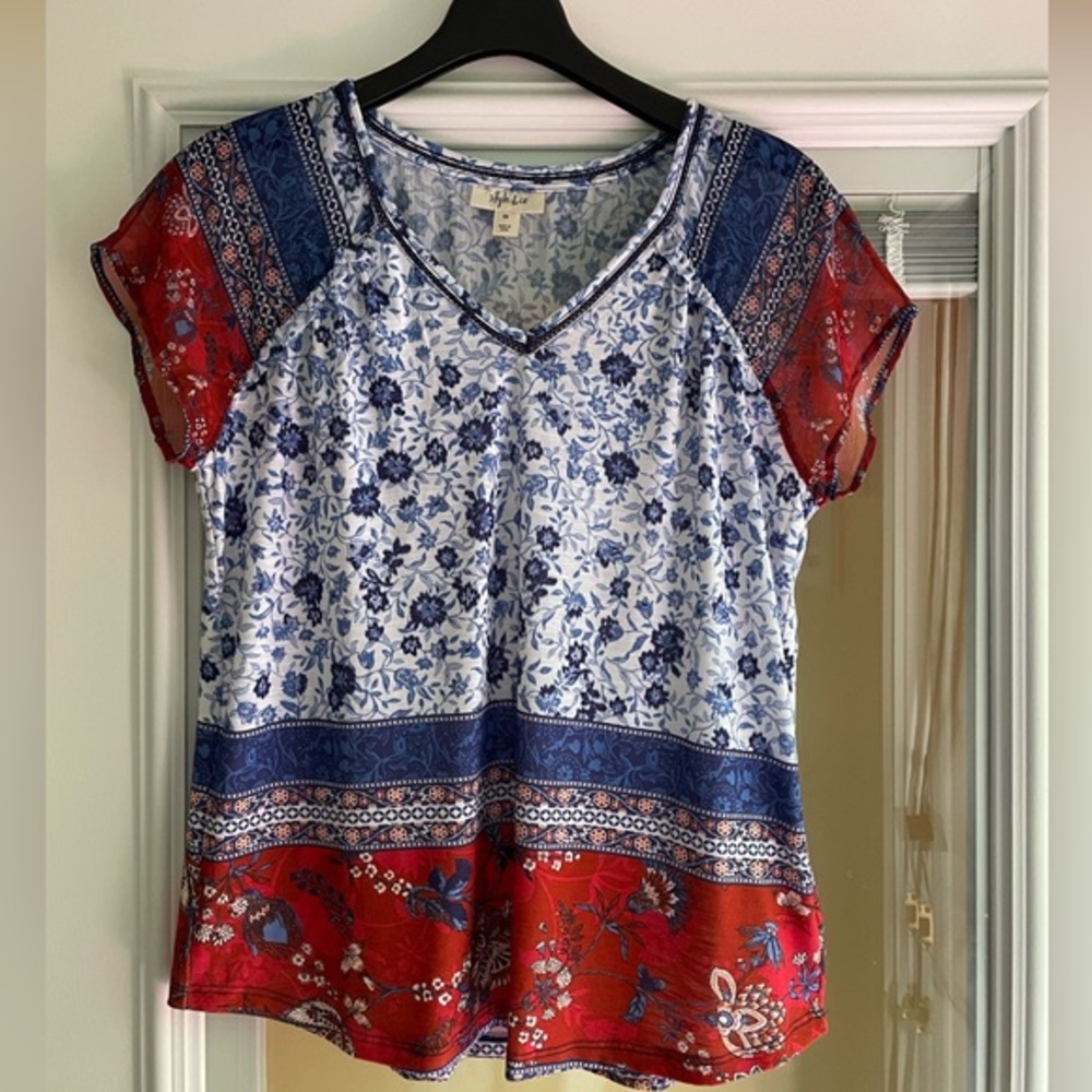 Style & Co V Neck size XS